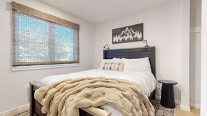 Indoors,Home Decor,Furniture,Bed,Bedroom