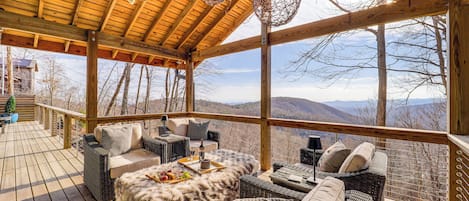 Blowing Rock Vacation Rental | 4BR | 2BA | 2,300 Sq Ft | Stairs Required