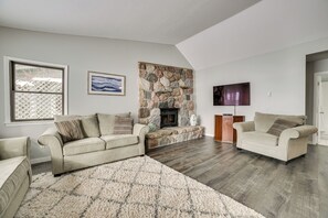 Living Room | Smart TV | Wood-Burning Fireplace