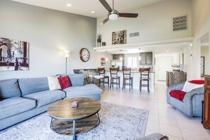 Living Room | Free WiFi | Smart TV