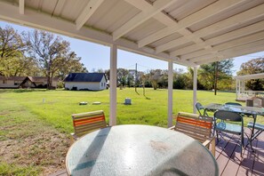 Covered Patio | Outdoor Dining