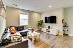 Living Room | Queen Sleeper Sofa | Smart TV