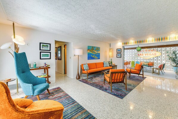 Sarasota Vacation Rental | 3BR | 2BA | 1 Step to Enter | 2,000 Sq Ft