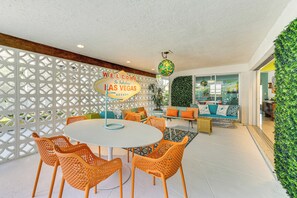 Lanai | Outdoor Dining