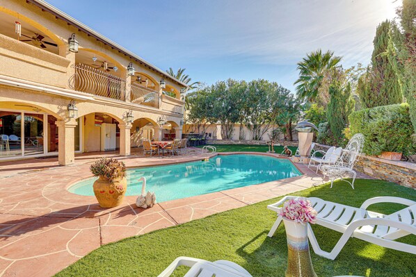 Las Vegas Vacation Rental | 4BR | 3BA | 1,900 Sq Ft | Steps to Enter