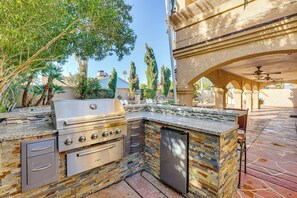Built-In Grill | Dry Bar | Outdoor Dining Area | Fenced Backyard