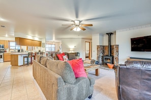 Living Room | Free WiFi | Smart TV | Decorative Wood-Burning Stove