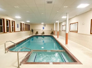 Indoor pool & hot tub (Level B)