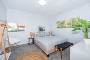 Main bedroom- NOTE also now has a single plus king bed
