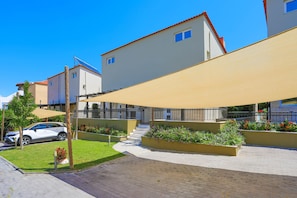 Property grounds %26amp%3B parking area