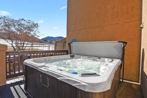 Hot tub with views and privacy