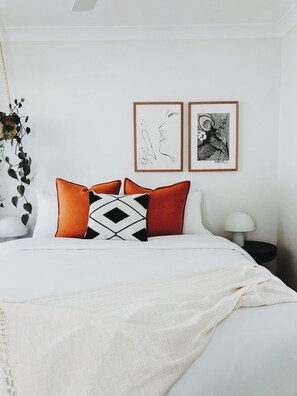 Main bedroom with ensuite and 1000TC linen.