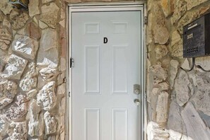 Private & Cozy Entrance to Unit D!