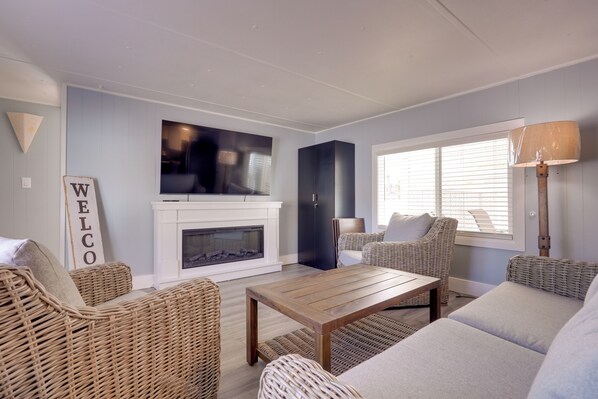 Mesquite Vacation Rental | 2BR | 1BA | 900 Sq Ft | Stairs Required