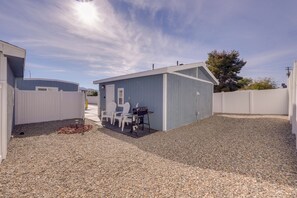 Exterior | Single-Story Studio