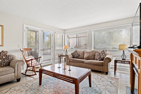 Arcadian Dunes 24-193 Living Area