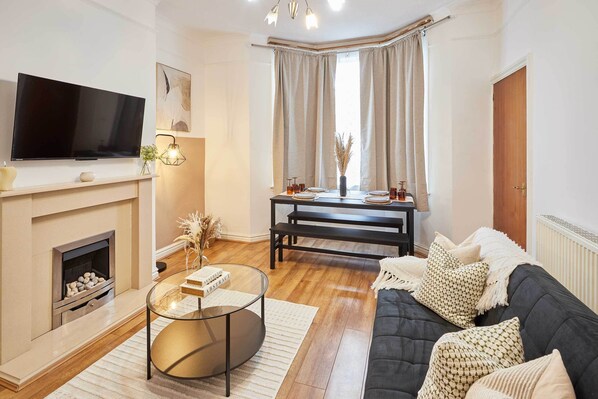 Milford Road, Birmingham - Host & Stay