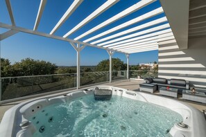 Bain à remous extérieur