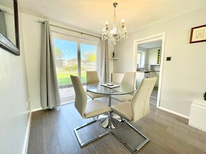 For more information, or to discuss rates contact:
Bellaire Stays
E: chantelle@bellairestays.co.uk
M: +44 (0) 7484312887