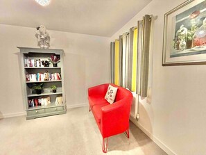 Lounge and seating area. 

Bellaire Stays
E: chantelle@bellairestays.co.uk
M: +44 (0) 1233427815