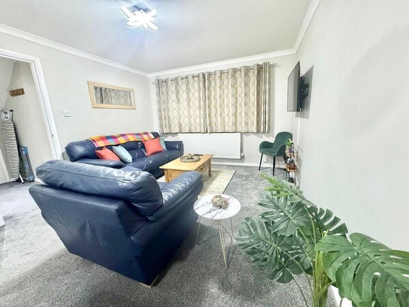 Living Room / Lounge