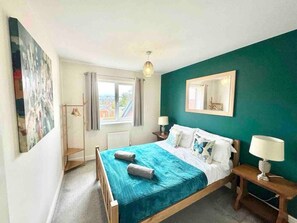 Large king room. 

Bellaire Stays
E: chantelle@bellairestays.co.uk
M: +44 (0) 1233427815