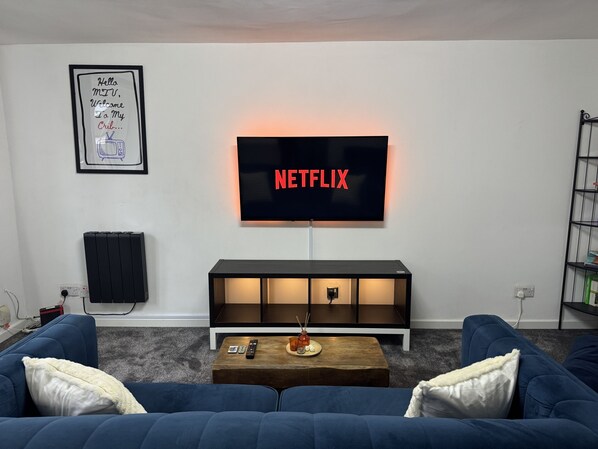 Living Room / Lounge