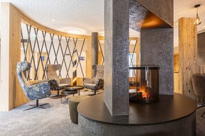 Entrance / Reception