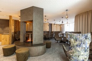 Entrance / Reception
