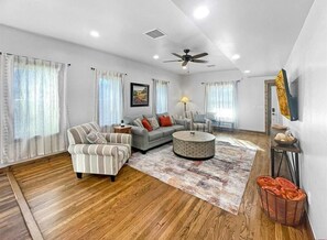 Living Room (3)