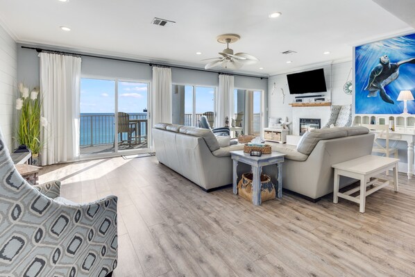 Beach House 702A - Gulf Front Penthouse!