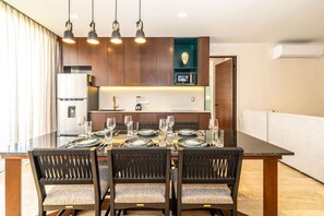 A spacious kitchen and dining area perfect for family meals and gatherings