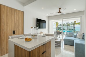 Condo - Image 3