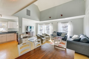 Living Room & Dining Area | Main Level | Dishware & Flatware