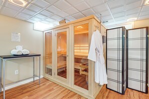 Sauna | Basement Level