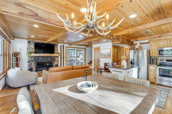 Angel Fire Vacation Rental | 4BR | 2BA | 1,440 Sq Ft | 5 Steps Required