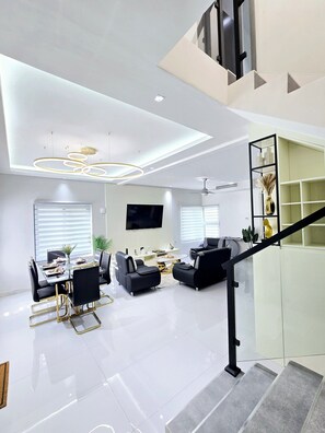 First Floor Dining and Entertainment