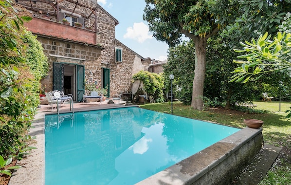 pool