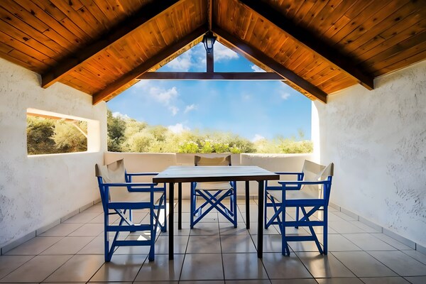 Casita De Campo "Olivo 1" Con Vistas Al Mar, Terraza Privada Y Wi-fi - Grecia