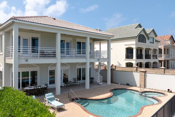 Welcome to 6416 Beach Drive!