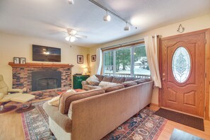 Living Room | Main Level | Central A/C & Heat | Gas Fireplace | Smart TV