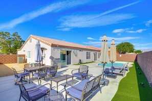 Outdoor Entertainment Area | Single-Story Home