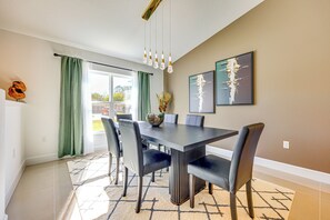 Dining Room | Dishware & Flatware