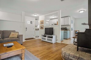 #InvestREPM #BookDirect #CozyRockawayBeachCottage