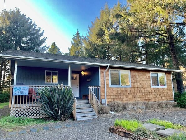 #InvestREPM #BookDirect #CozyRockawayBeachCottage