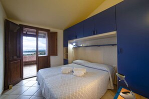 Autumn, Bedroom, Spring, Summer
