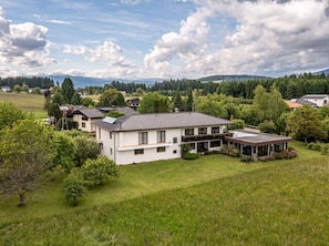 Tree, House, Home, Residential Area, Landscape, Land Lot, Rural Area, Roof, Plain, Estate
