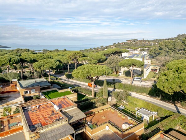 Residential Area, Landscape, Home, Roof, Urban Design, Suburb, Estate, Apartment, Bird'S-Eye View, Aerial Photography