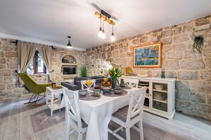 Living/Dinning Area