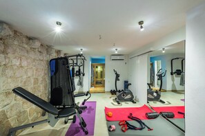 Gym and Wellness Area - Sauna & Hot Tub